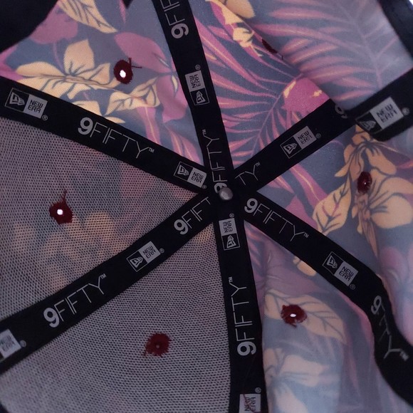 Cleveland Cavaliers Snapback Cap Hat Maroon and Gold - Picture 5 of 8